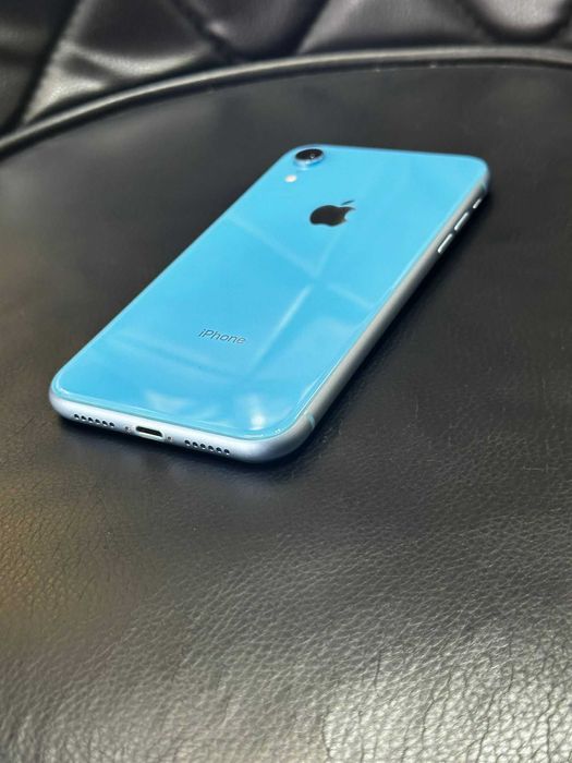 Iphone XR Blue/ White   64GB/ 256gb