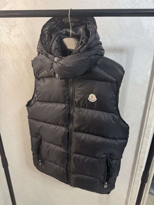 Monc*er елек черен