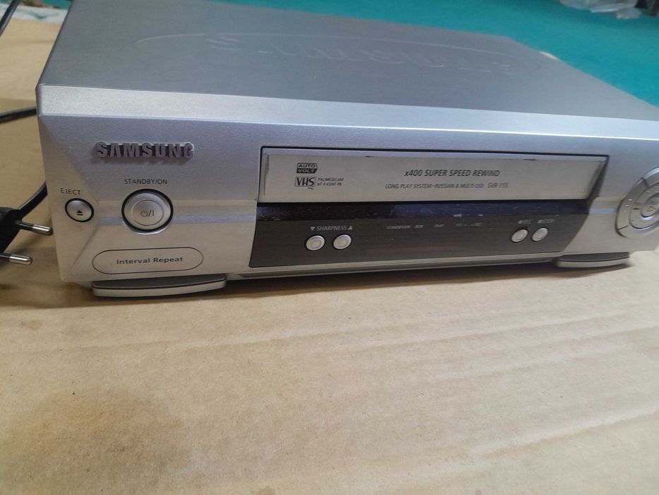 продам два видеомагнитофона б/у