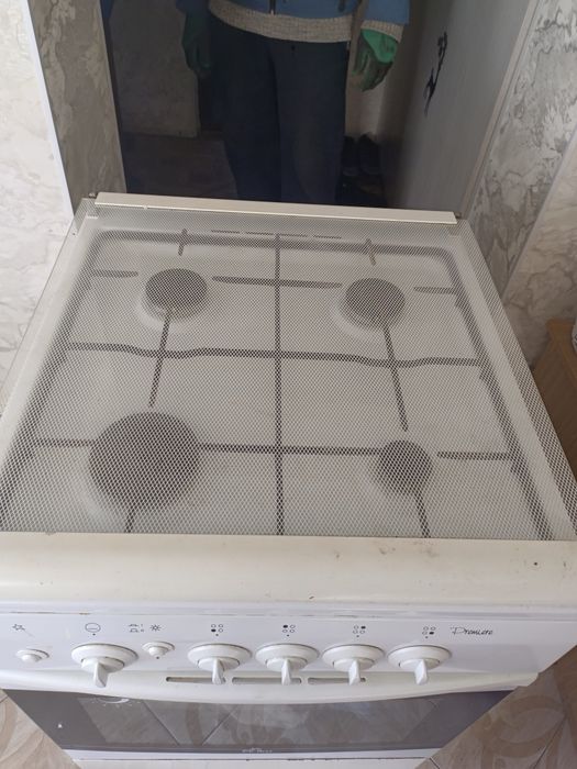 Продам газовую плиту