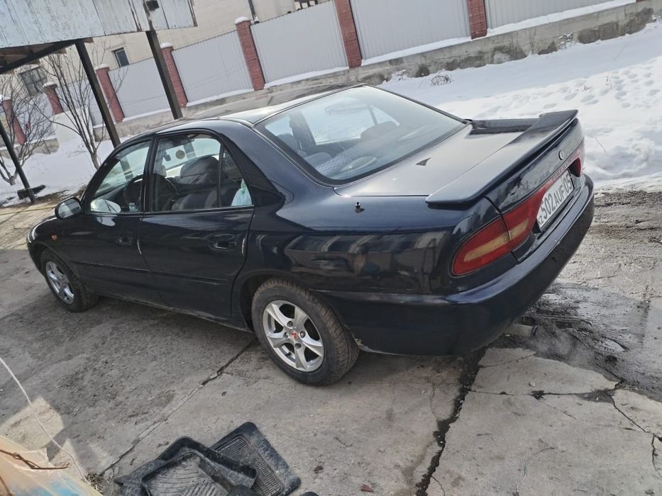 Машина Митсубиси галант93