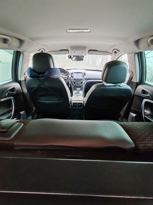 Vând Opel insignia Automata 2.0 4/4   2014