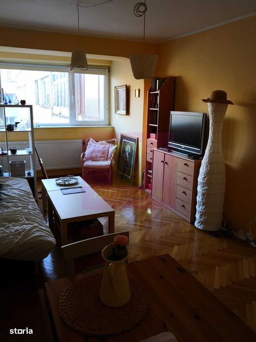 Vanzare apartament 2 camere Tineretului