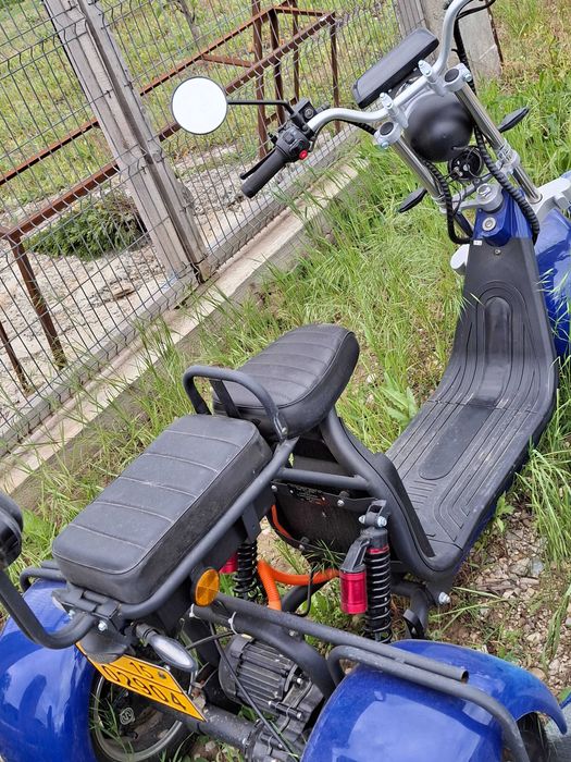 Vând scuter electric 3 roti nou