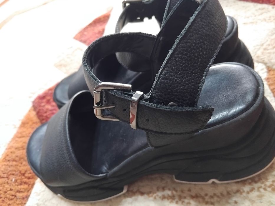 Дамски  сандали.