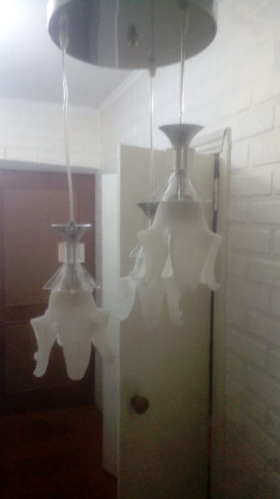 Срочно продам люстру