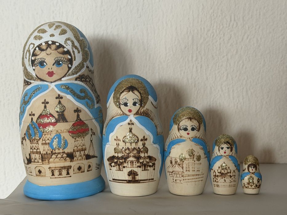 Руски матрьошки дървени