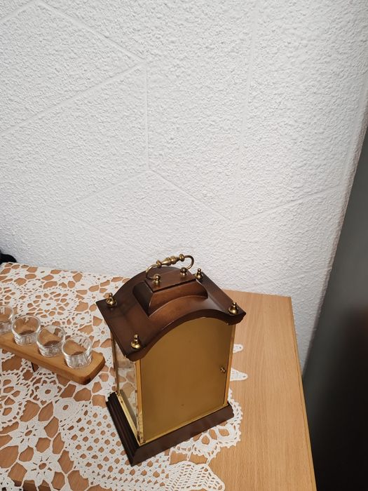 Ceas tip retro  cu baterie AAA