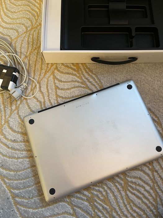 Macbook pro 17 inch Mid 2010