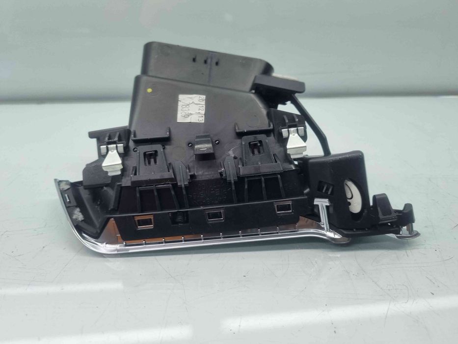 Grila aerisire dreapta Peugeot 2008 [Fabr 2013-prezent] 9673131677