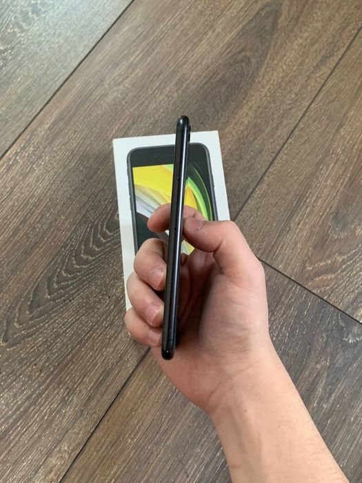 iPhone se 2020 black