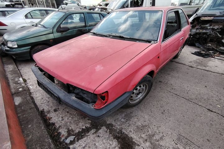 Usa / Portiera dreapta Mazda 323 1985