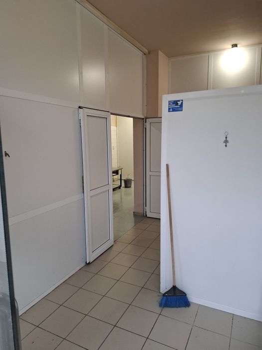 Дава се под наем Промишлена сграда в Стара Загора, Три чучура - север - 120 кв.м за 660 € - Снимка #2
