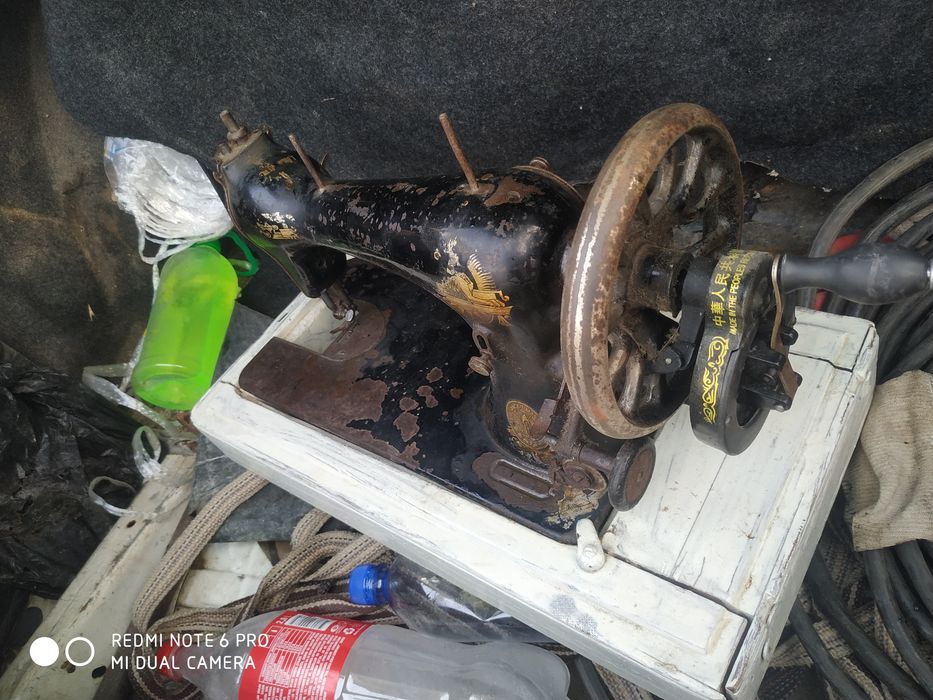 Тикув машинаси срочни сотилади пул зарур