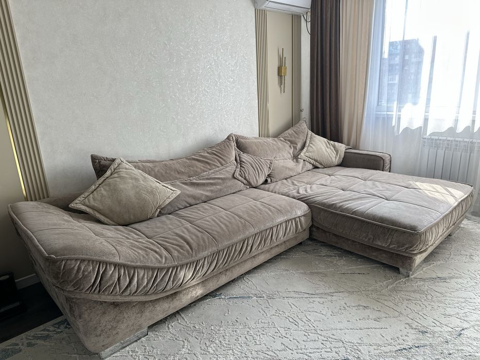 Угловой диван Срочно продается