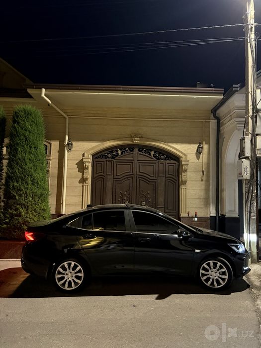 ONIX 2025 qora Premier Plus