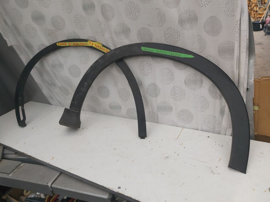 Лайсна калник Tesla Y Tesla 2020/24г