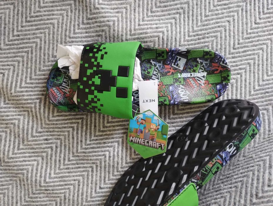 Next Minecraft чехли номер 38