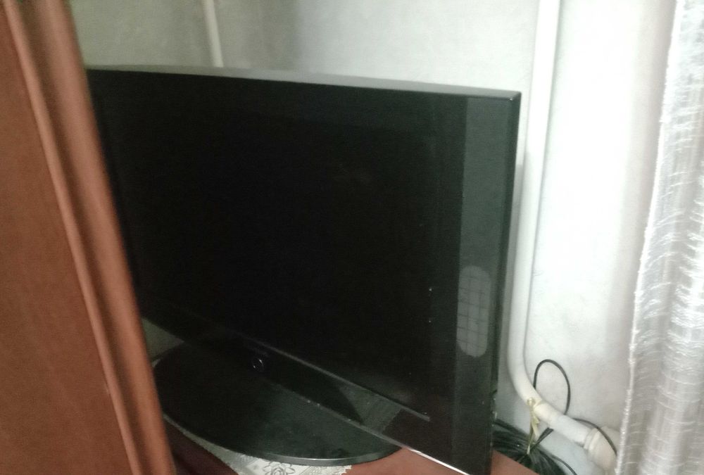 Телевизор диагональ 80 см на запчасти