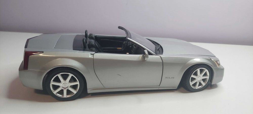 Метални коли 1:18