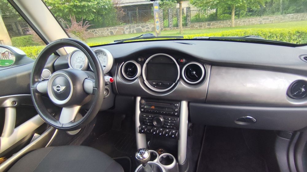 Mini Cooper 1.6 Benzină 116 CP 2004 – 1.250 € Negociabil