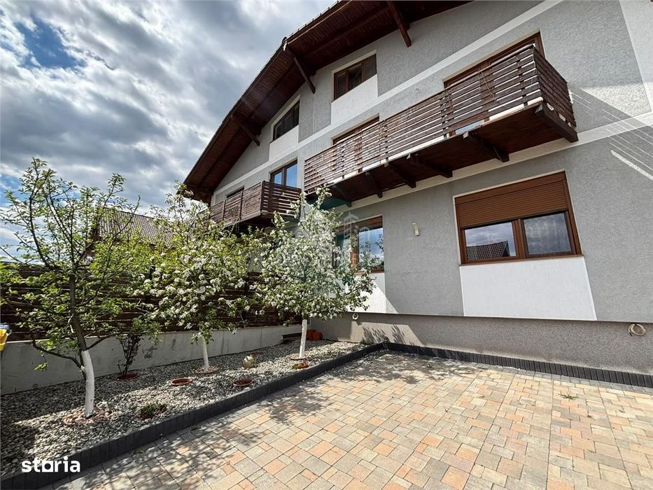 Casa 5 camere 4 bai 426 mp teren zona Arhitectilor