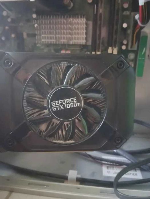 Продавам HP Workstation XW4600