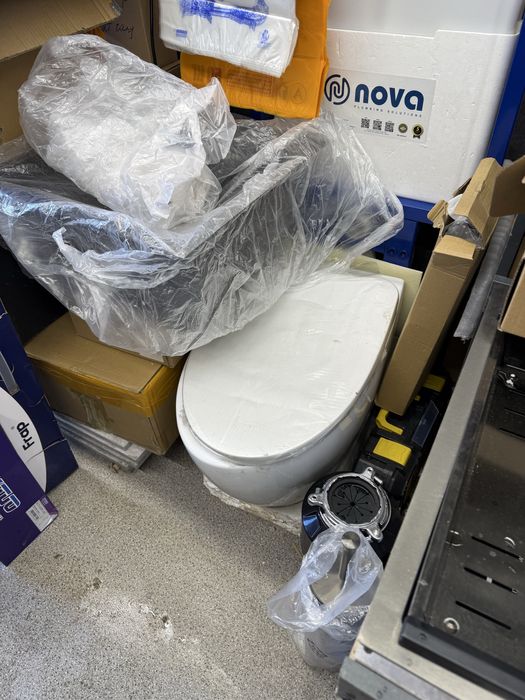 Инсталяция новая + унитаз