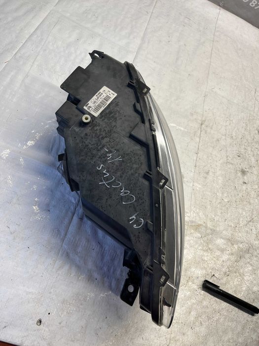 Фар Citroen C4 Cactus 18-