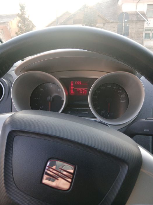 Vând Seat Ibiza