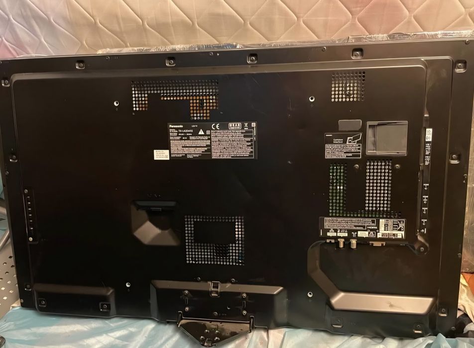 Panasonic VIERA Smart TV 42" Full HD LCD mod: TX-L42EW5S