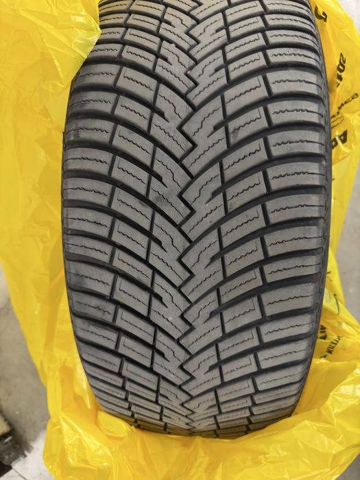 2бр. гуми  PIRELLI Scorpion All Season SF2 - 255/45/20