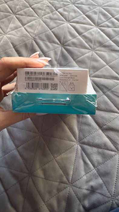 От оператор смартфон и външна батерия Honor X5c Plus