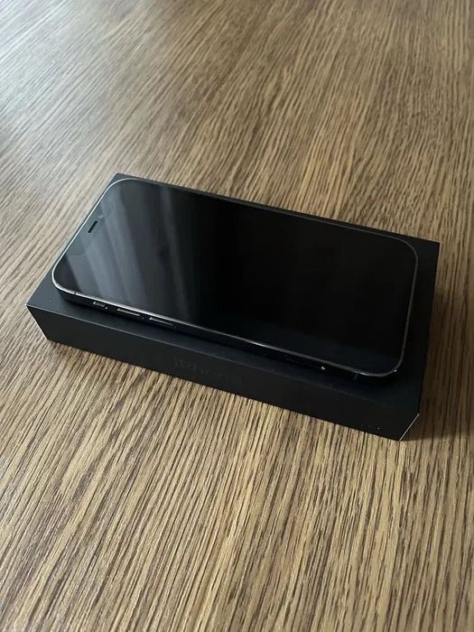 Продам iPhone 12 Pro айфон 12 про