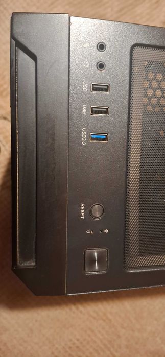 Продавам гейминг компютър – i5 10400F / GTX 1650