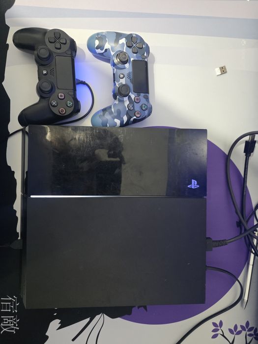 PlayStation 4 с два джойстика