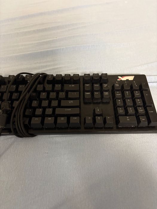 Vănd tastatura de gaming