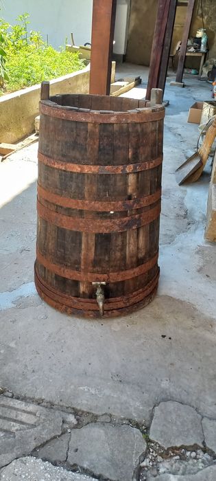 Стара каца,буре декорация