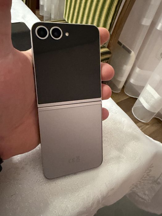 Samsung Z Flip 6