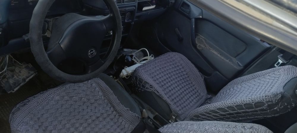 Продам Опель вектора