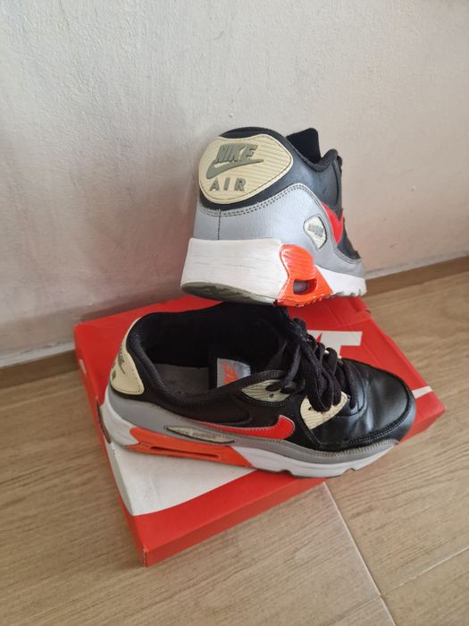 Дамски маратонки.   Nike air max 90