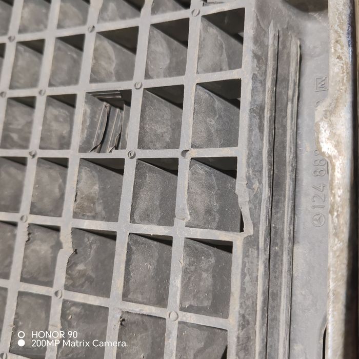 Мерседес 124 решетка сатылады ешка под ешка оргинал