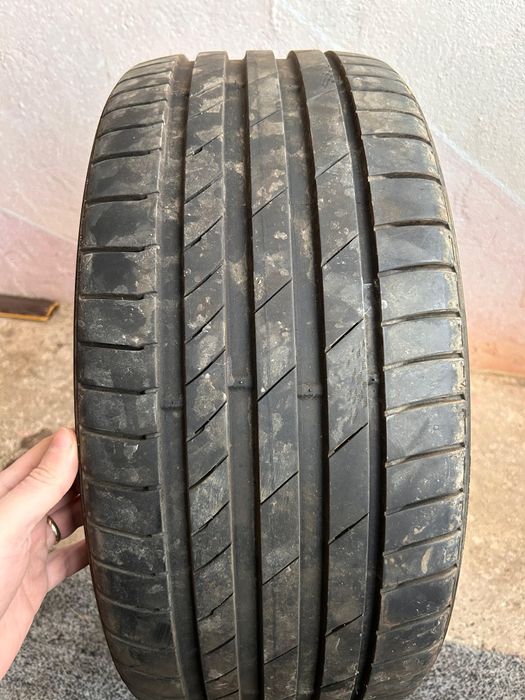 Vând cauciucuri Kumho