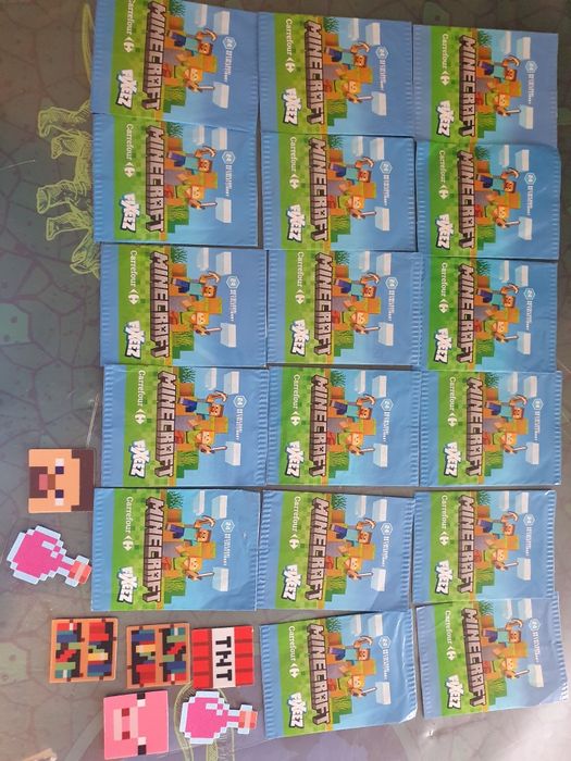 Lot abțibilduri Pisici vs Câini Profi + Minecraft Carrefour | 35 buc | Colecție copii