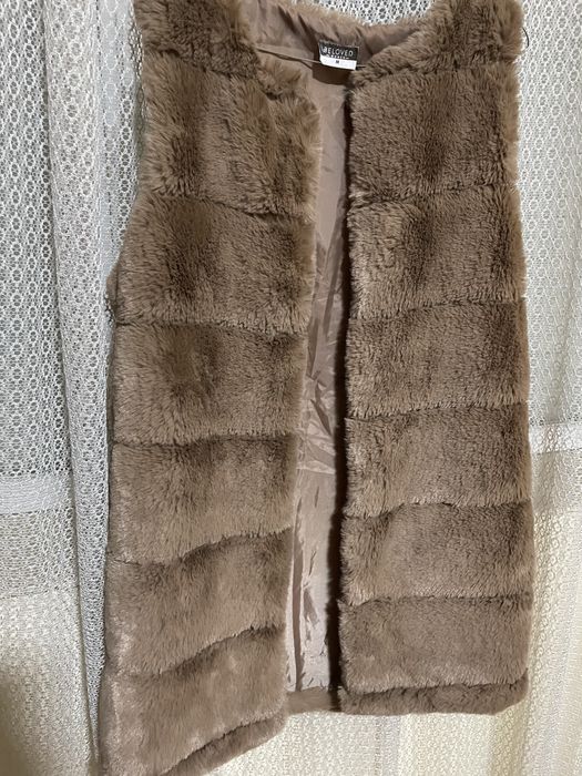 Vestă crem de blană marimea M