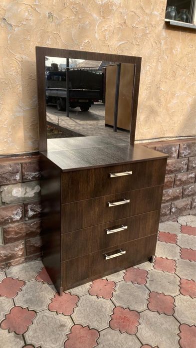 Комод с зеркалом +доставка