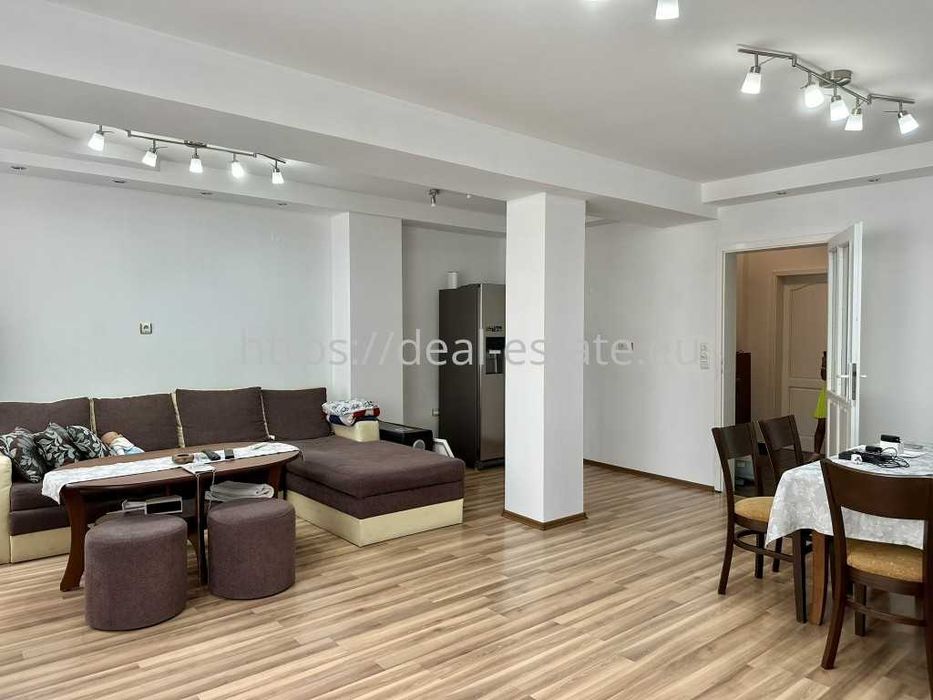 Продава се Тристаен апартамент в Благоевград, Грамада - 105 кв.м за 1029 €/кв.м - Снимка #2