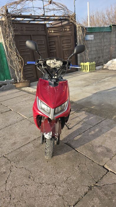 Скутер м8, не на учёте