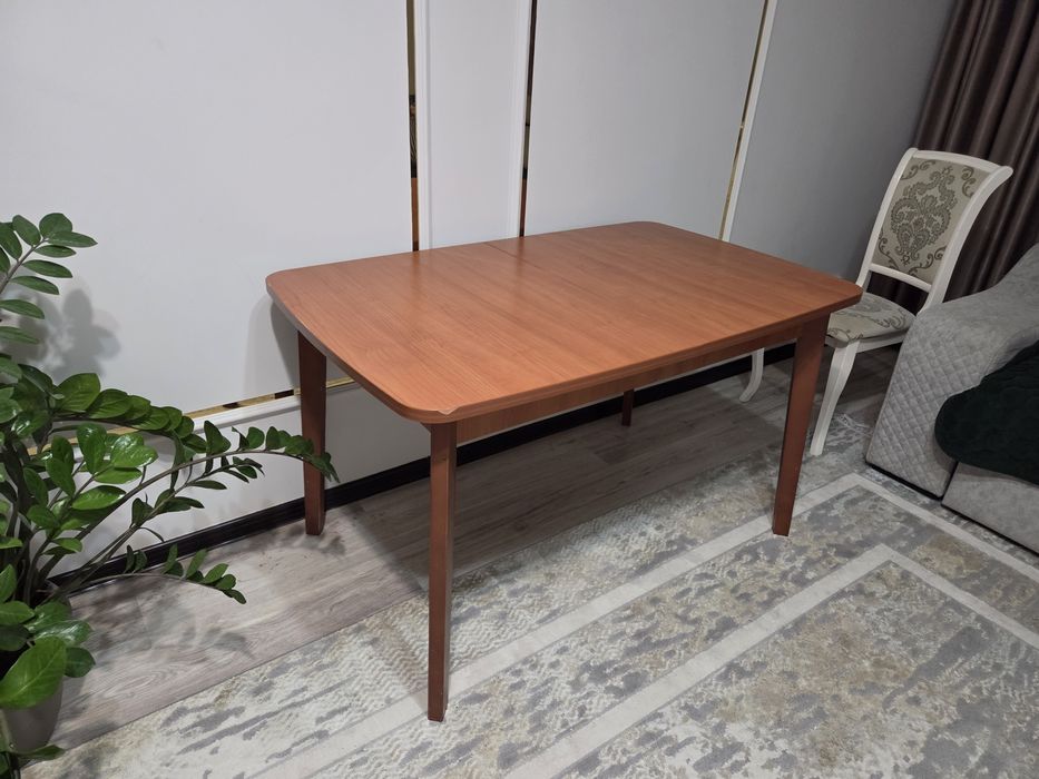 Продам стол кухонный