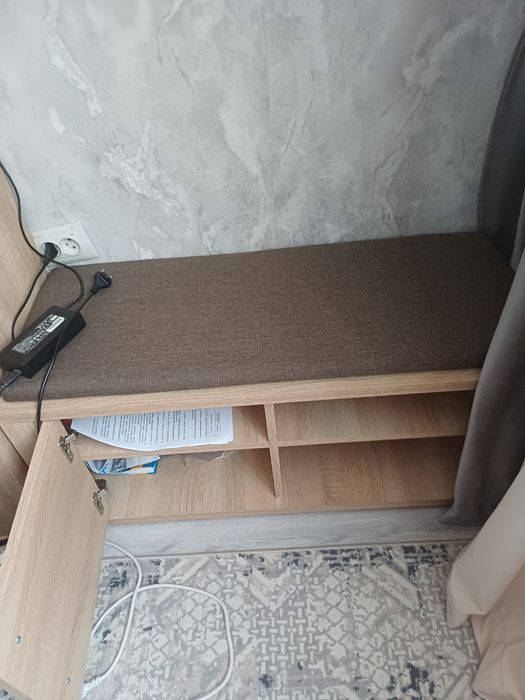 Продам обувницу и навесную вешалку